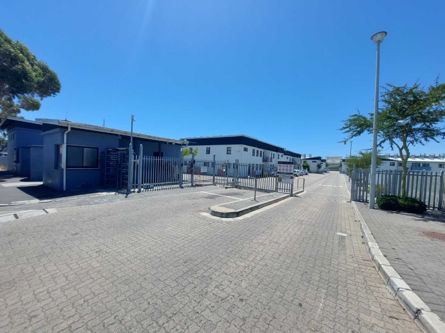 To Let 2 Bedroom Property for Rent in Maitland Western Cape